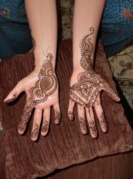 181321 261x350 - Henna Tattoos