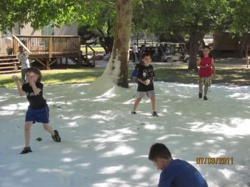 IMG 1005 350x262 - Snow Parties