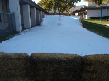 PB295766 350x262 - Snow Parties