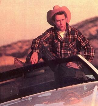 ScottB.jpg 322x350 - James Dean