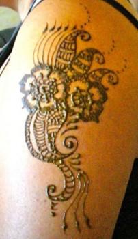 henna1 202x350 - Henna Tattoos
