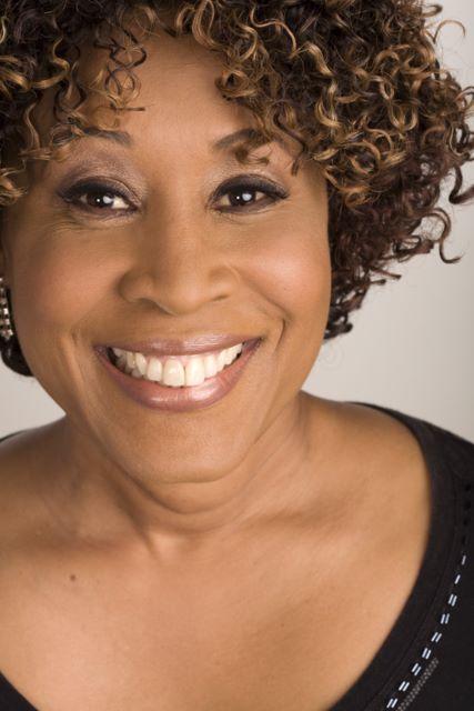 p 6996 9x6 300dpi - Whitney Houston