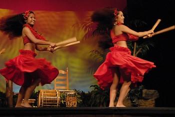 war chant2 350x233 - Polynesian Shows